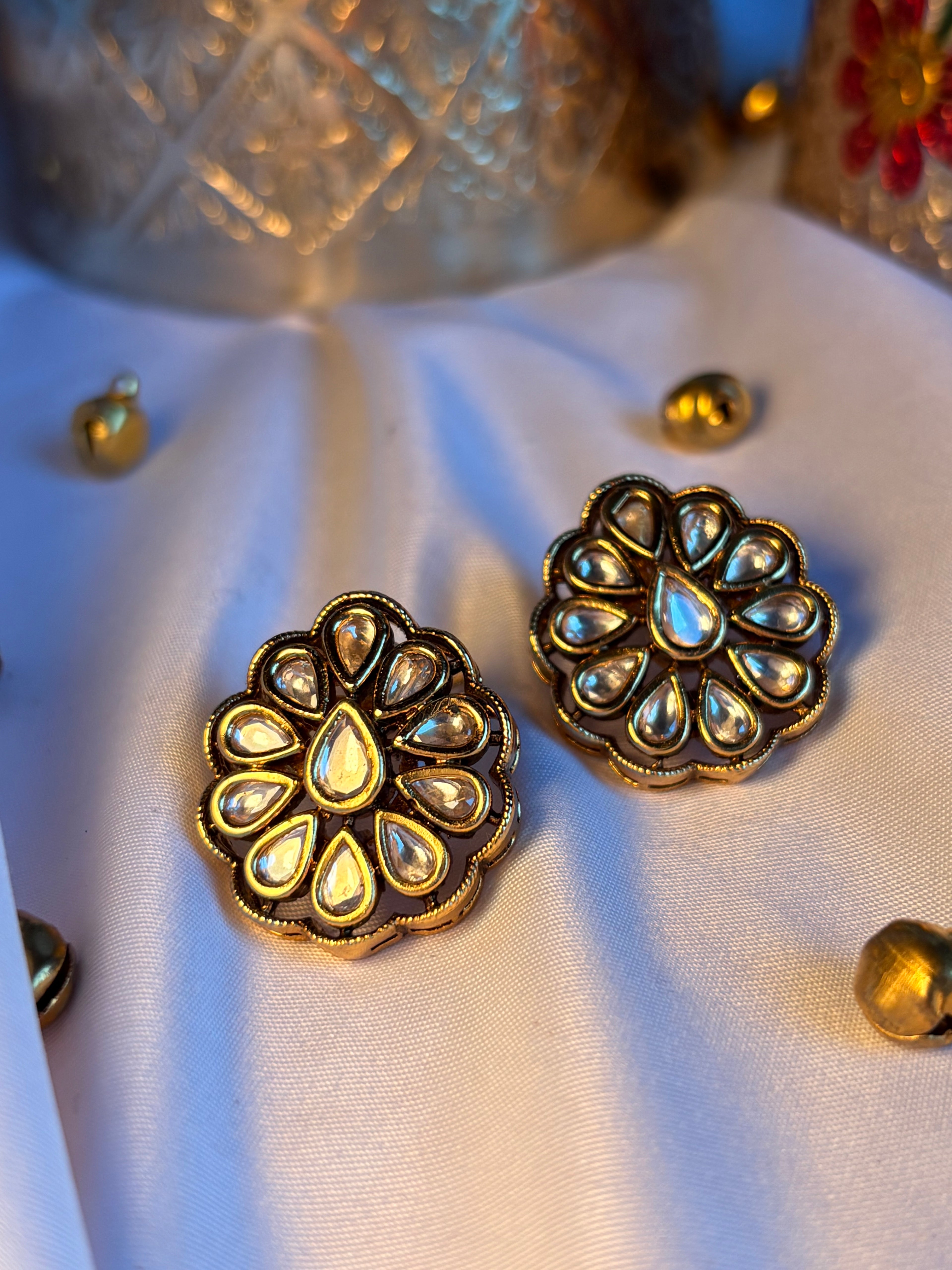 Kundan Stud