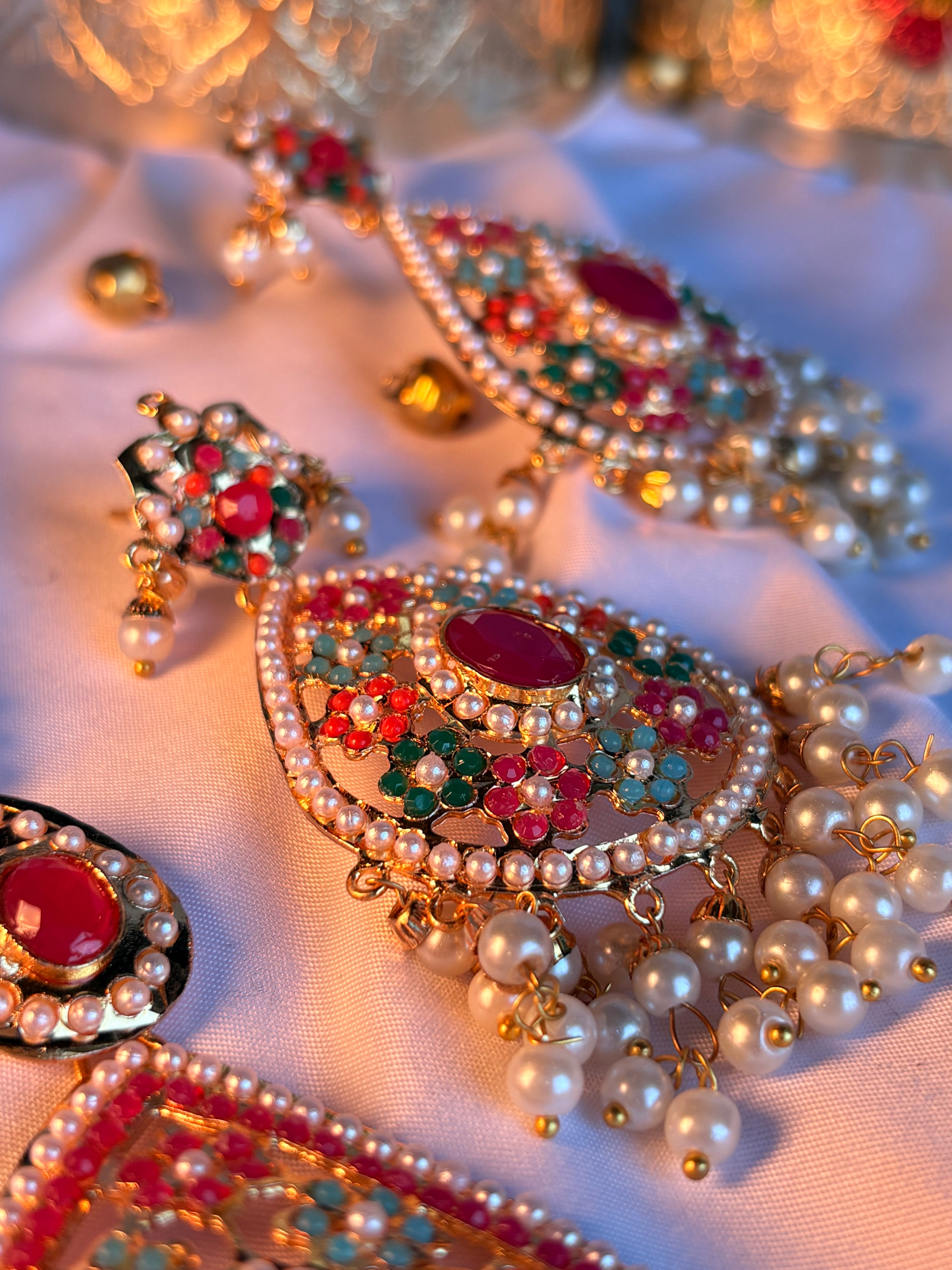 Multicoloured Jadau set