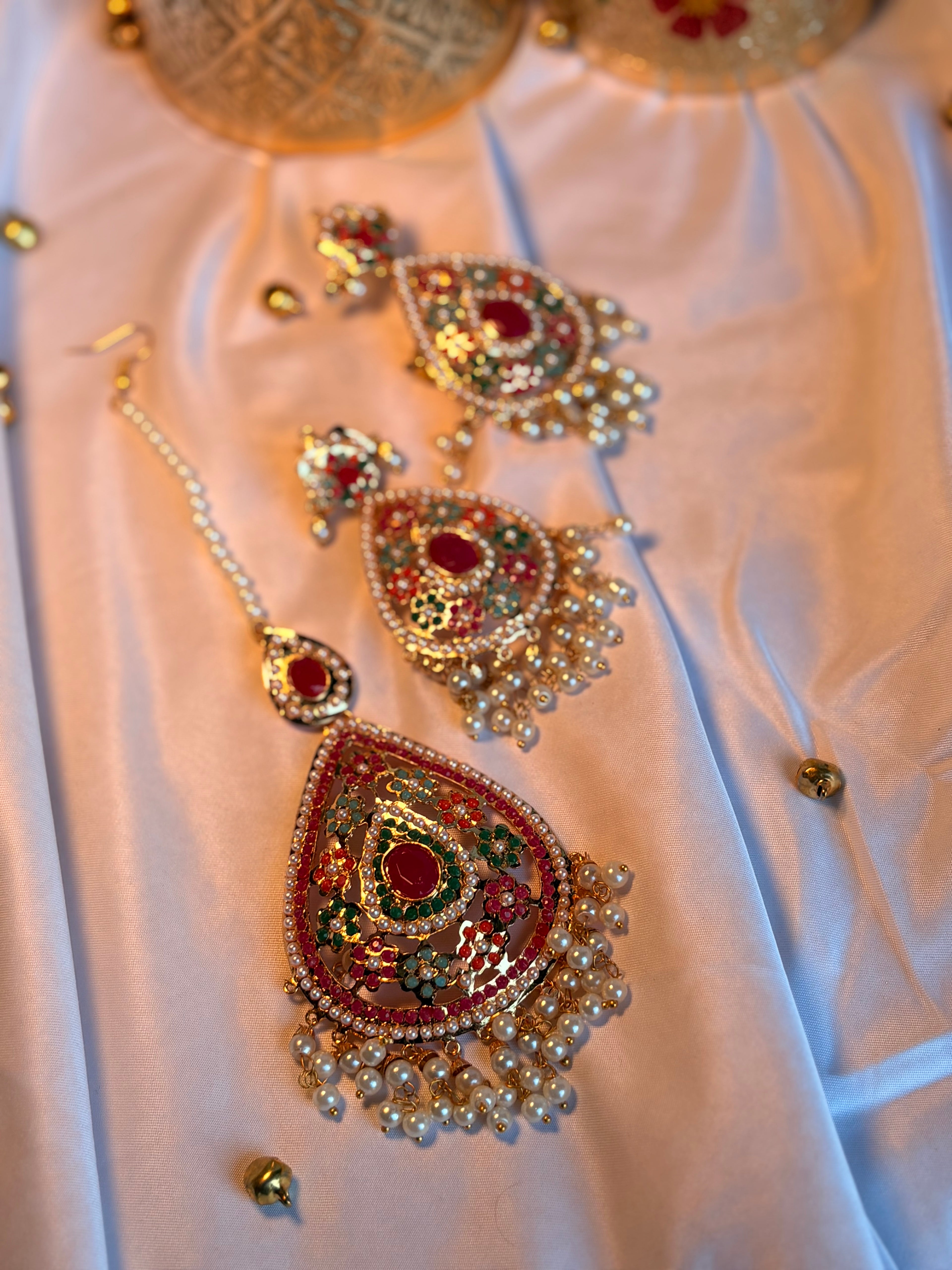 Multicoloured Jadau set
