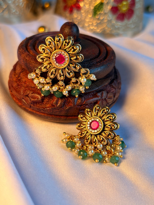 Antique Pink Mint studs